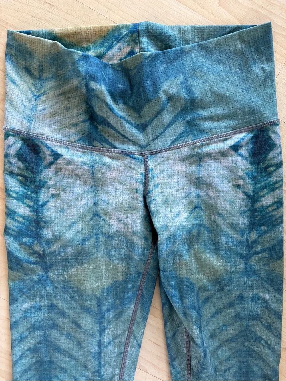 Niyama Sol Sea Glass Leggings Sz M - Picture 4 of 5